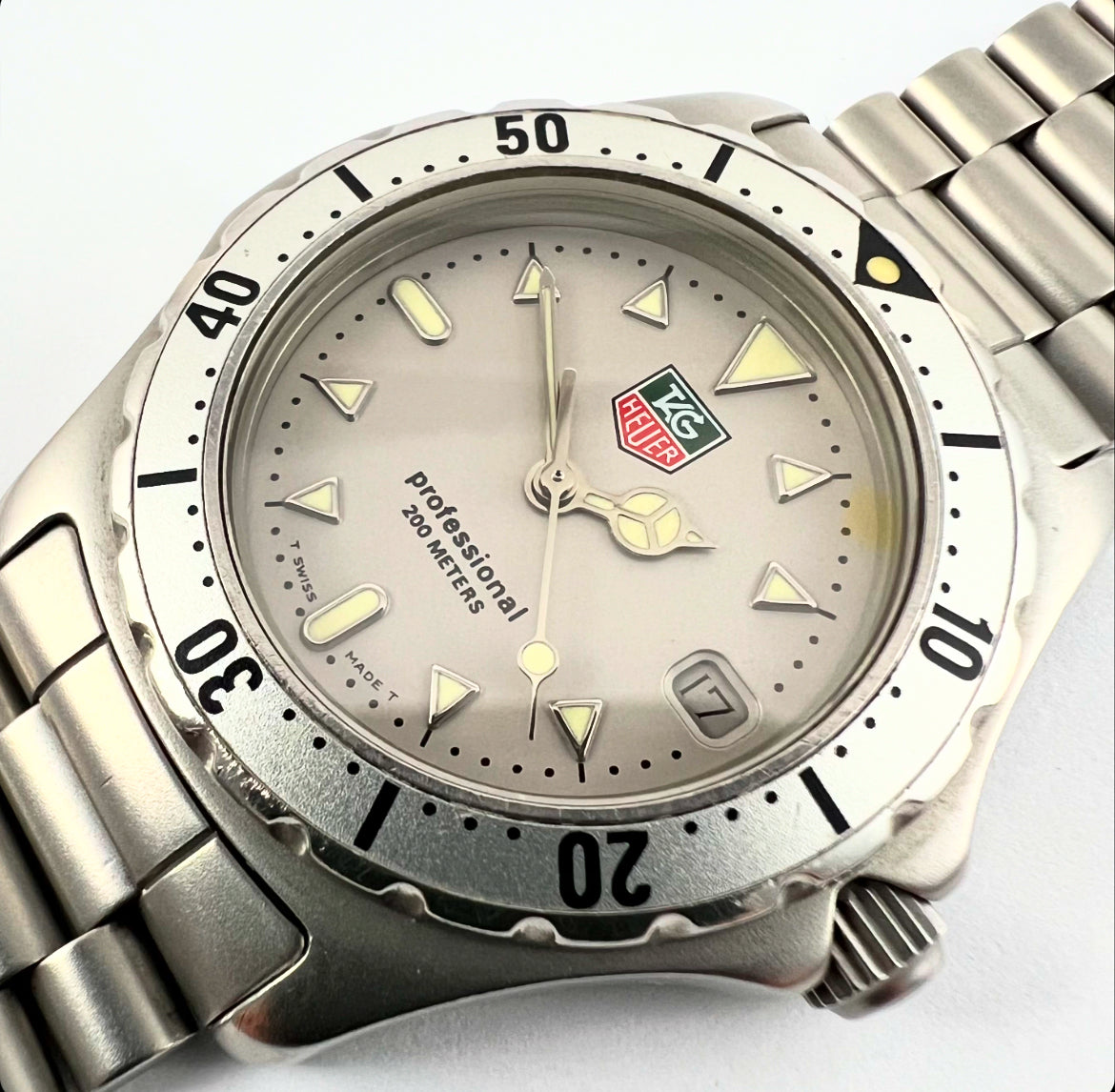 1993 Tag Heuer Professional 2000 Quartz WE1212-R-2 – Mornington