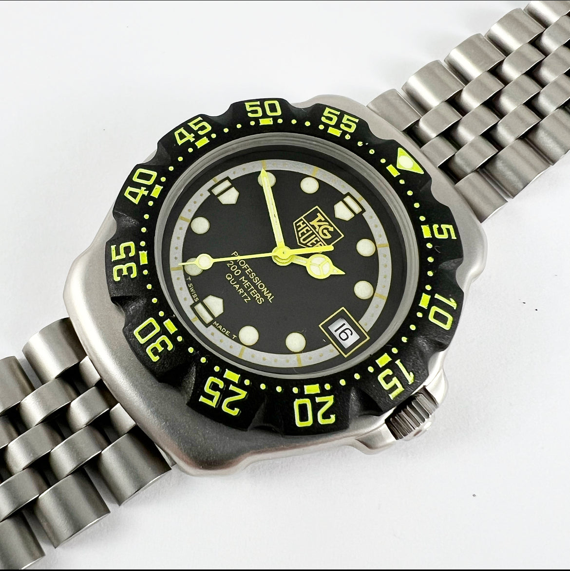 TAG HEUER 376.513 FORMULA1 ブラック イエロー 稼働 1990 Tag Heuer Professional Formula 1 Quartz Unisex 376.513
