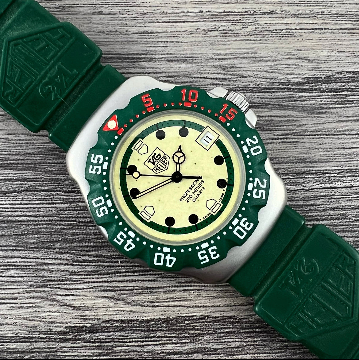 美品 TAG Heuer 372.513 メンズ グリーンラバーベルト 稼働品 1992 Tag Heuer Professional Formula 1 Quartz Unisex 372.513