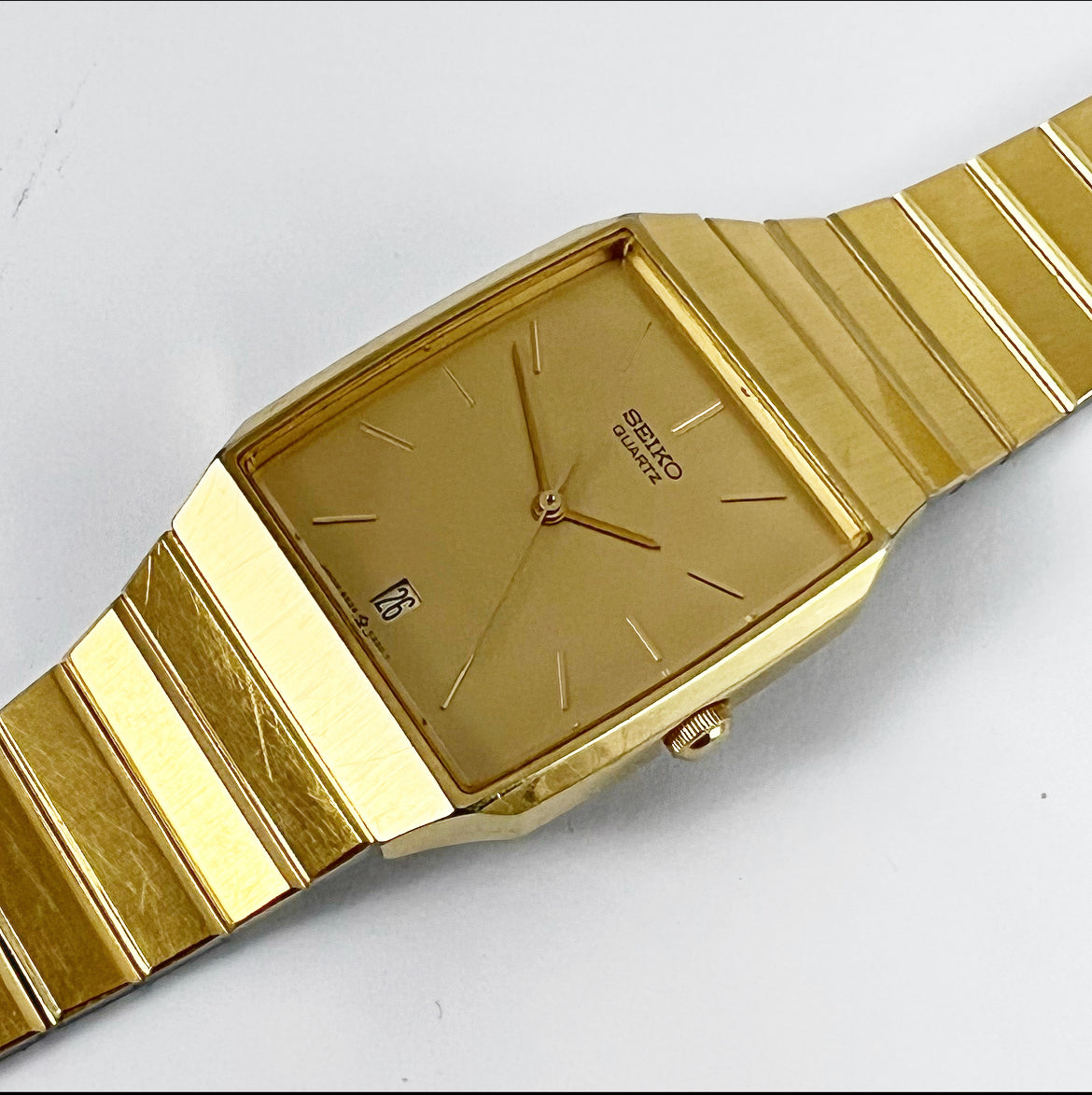 Seiko quartz discount gold watch square