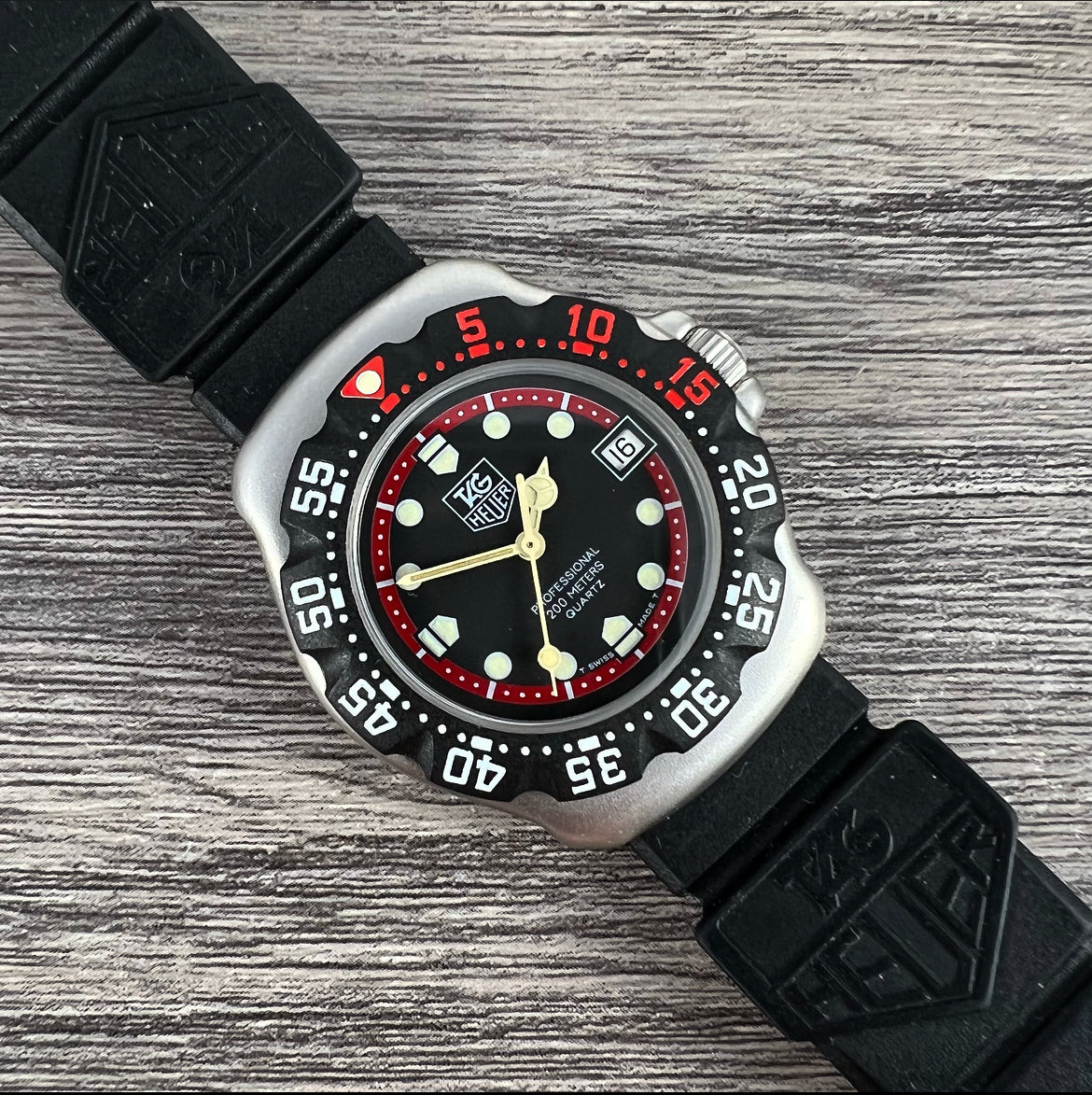 時計 TAG HEUER FORMULA 1 384.513 1990s Tag Heuer Professional Formula 1 Quartz Unisex 374.513