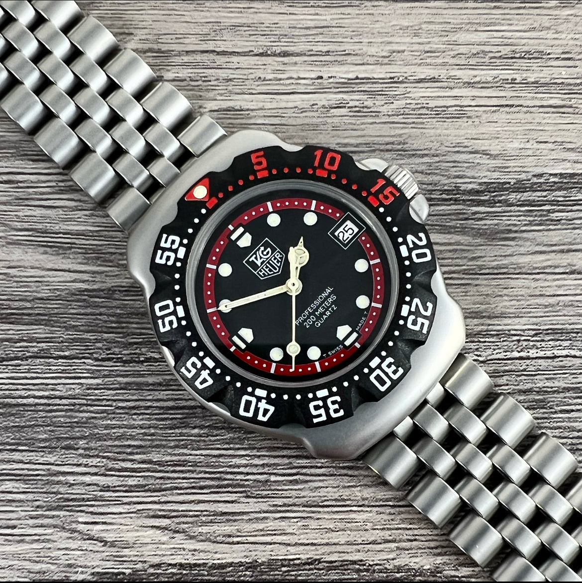 Vtg TAG Heuer Womens Watch 29mm 374.513 200M Black Dial New Battery 6.75\