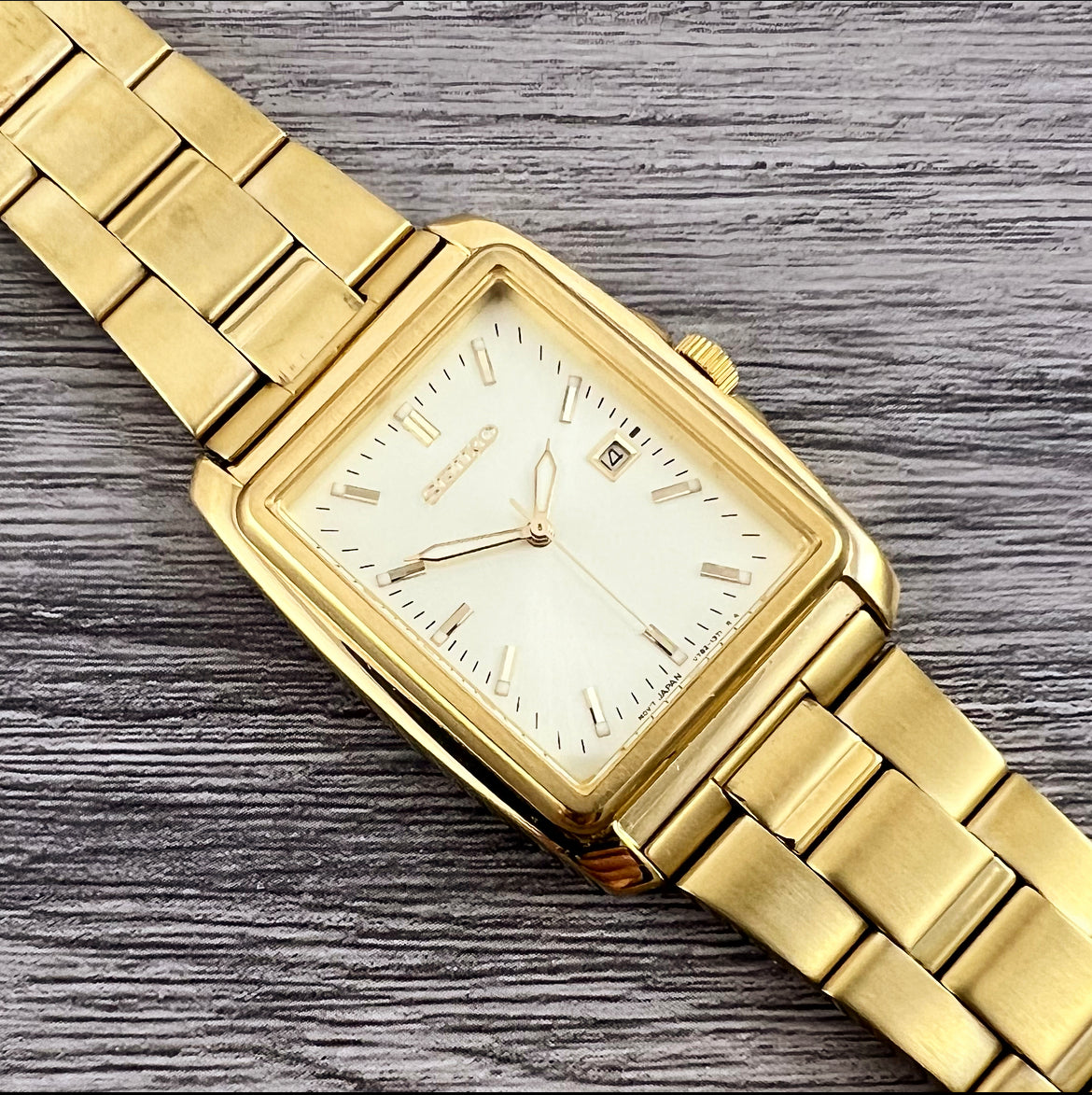 SEIKO 大理石の置時計 Amazon.co.jp: セイコークロック 置時計 白大理石 105x120x67mm QK737W