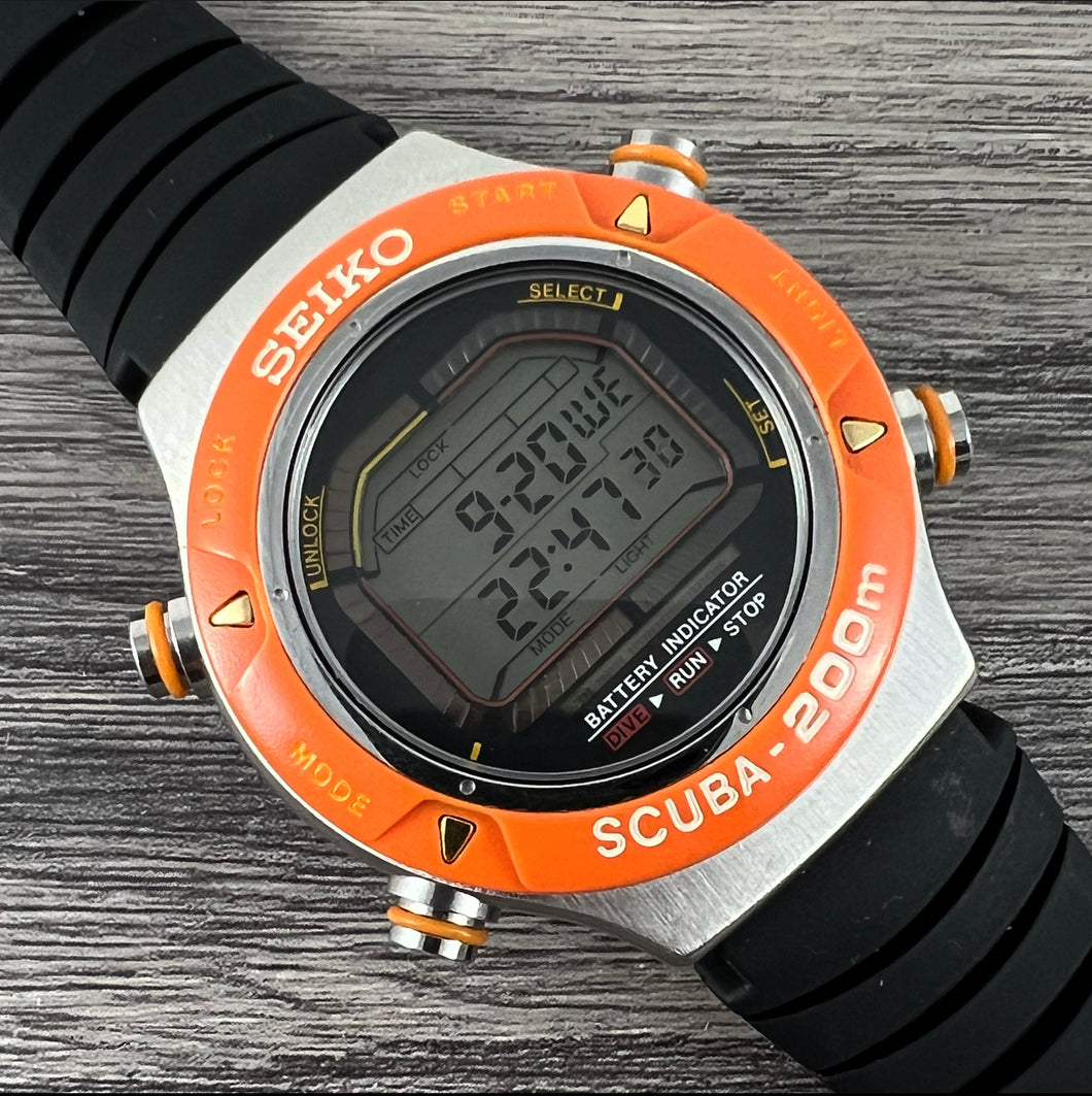 1993 Seiko Scuba Air Diver's 200M S800-0010 LCD Quartz