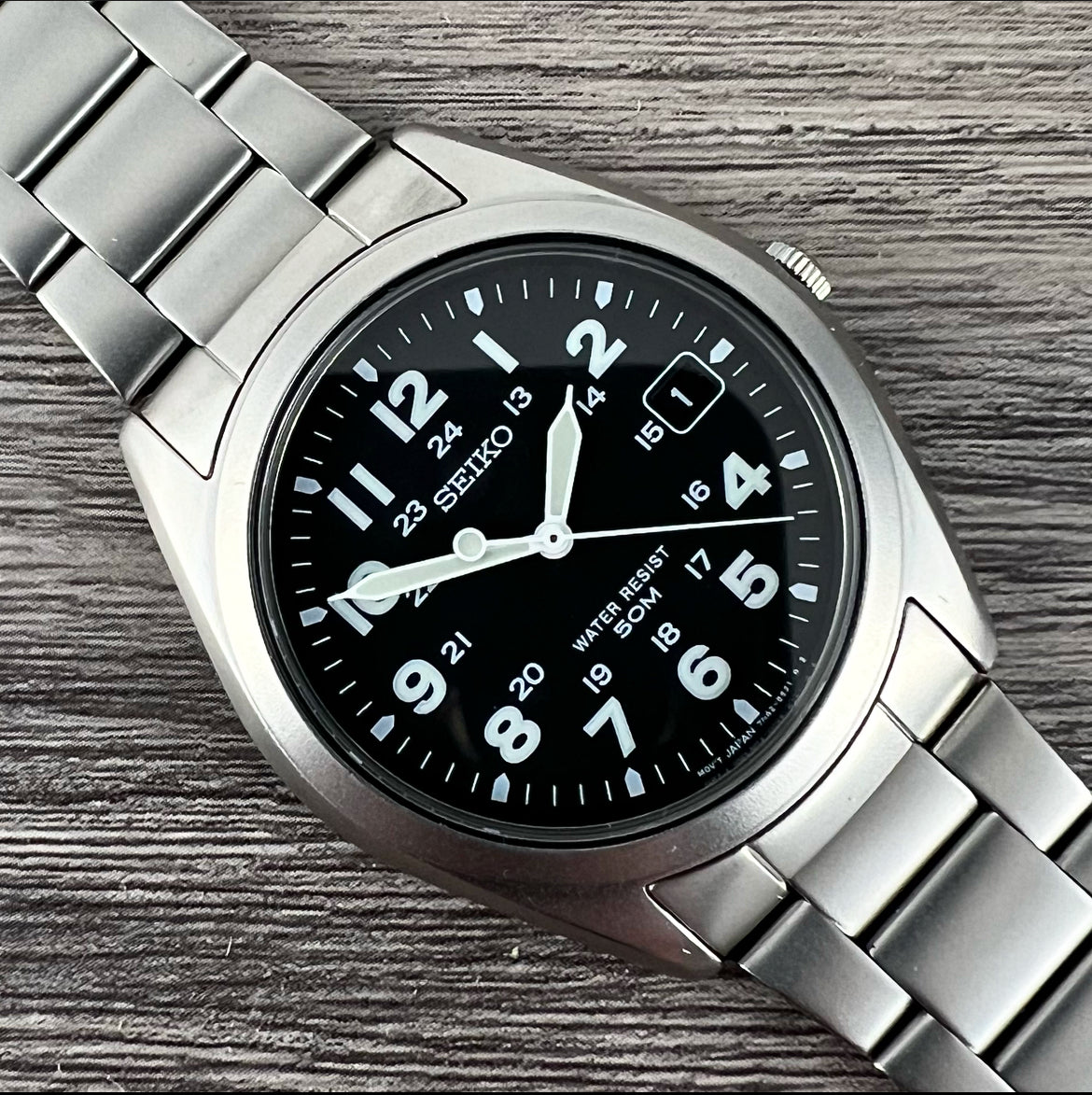 Seiko spirit military online quartz sbca001