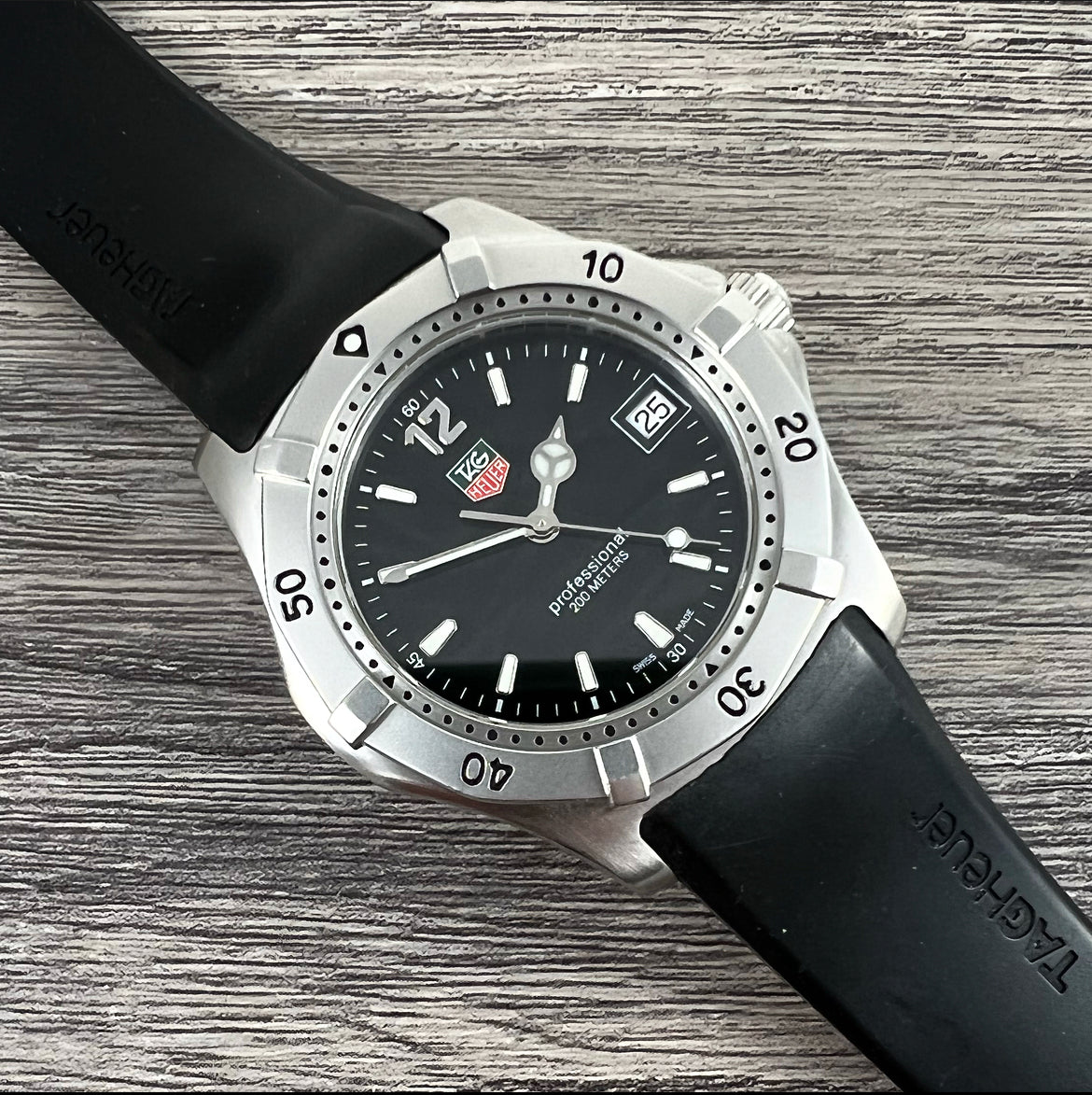 2000s Tag Heuer 2000 Professional Quartz WK1110-1 (Full Set